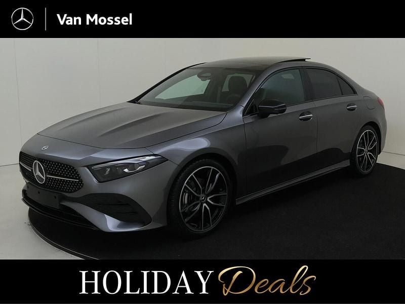 Nieuw Mercedes A180 Business 136 PK (100 kW) 2025 , metallic lak Sedan