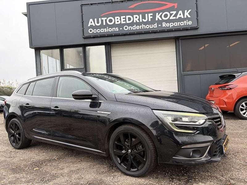 Occasion Renault Mégane GrandTour Signature 131 PK (96 kW) 2018 Zwart Stationwagen
