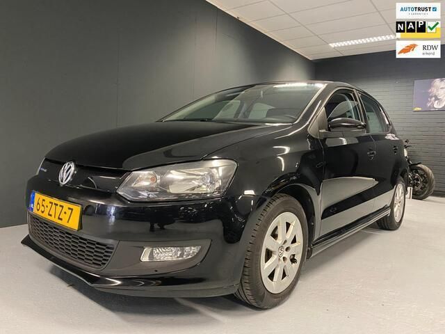 Zwart Gebruikt 2013 VW Polo Hatchback | € 6.999 (Goede deal) - Afbeelding 1/4