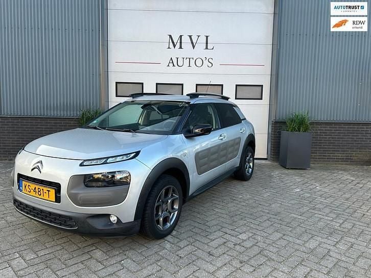 Occasion 2015 Citroën C4 Cactus PureTech Hatchback | € 7.990 (Super prijs) - Afbeelding 1/4