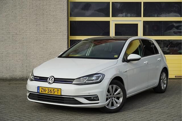 Wit Gebruikt 2019 VW Golf VII Highline Hatchback | € 16.750 (Goede deal) - Afbeelding 1/4