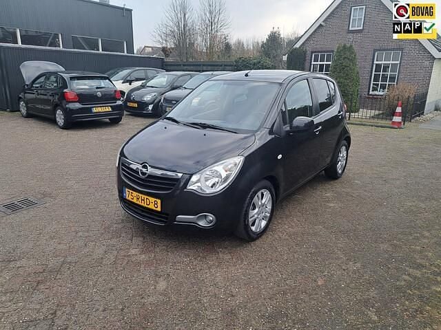 Zwart (metallic) Occasion 2011 Opel Agila Edition Hatchback | € 5.450 (Eerlijke prijs) - Afbeelding 1/4