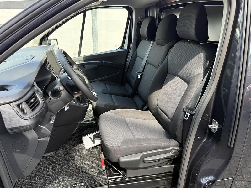 Occasion Renault Trafic 11 kW (15 PK) 2025 Grijs MPV