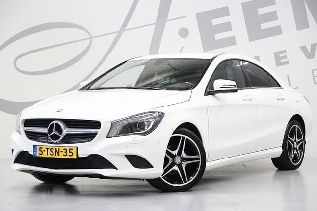 Wit Gebruikt 2014 Mercedes CLA180 Ambition Sedan | € 14.750 (Goede deal) - Afbeelding 1/4
