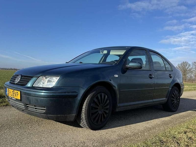 Occasion VW Bora Comfortline 105 PK (77 kW) 2003 Groen Sedan