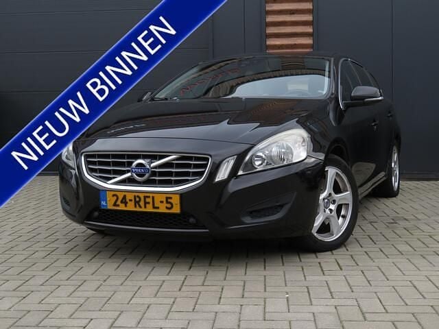 Occasion Volvo V60 Momentum 241 PK (177 kW) 2011 Zwart (metallic) Stationwagen