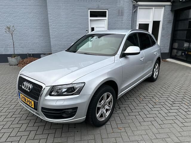 Grijs (metallic) Gebruikt 2009 Audi Q5 SUV | € 4.895 (Super prijs) - Afbeelding 1/3