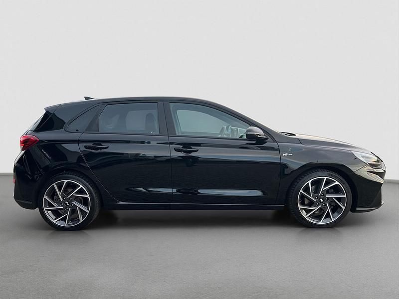 Occasion Hyundai i30 N Line 161 PK (118 kW) 2025 Zwart Hatchback