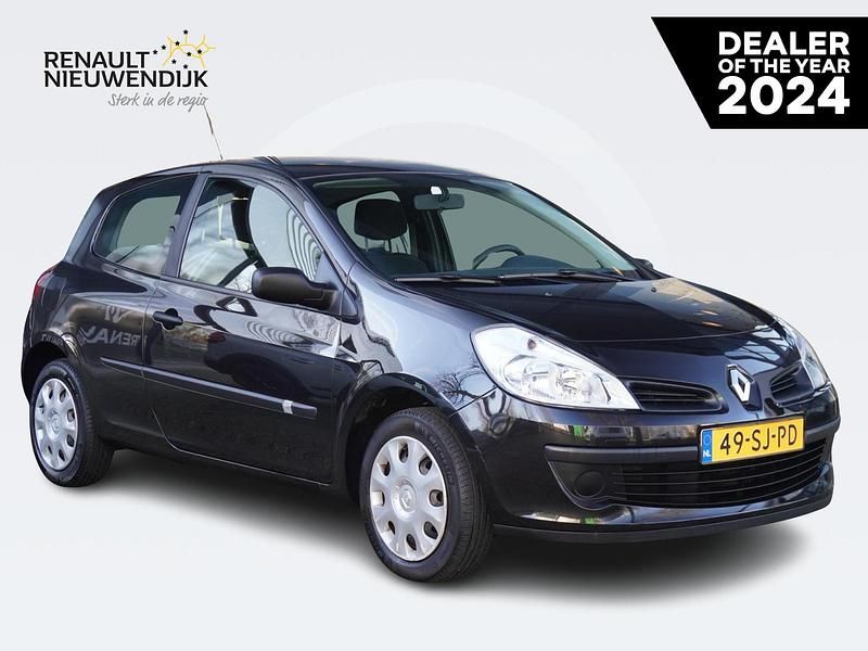 Zwart Occasion 2006 Renault Clio II Authentique Hatchback | € 3.900 (Iets duurder) - Afbeelding 1/3