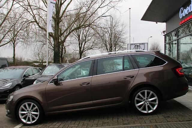 Occasion Skoda Octavia Business Line 150 PK (110 kW) 2018 Bruin Stationwagen