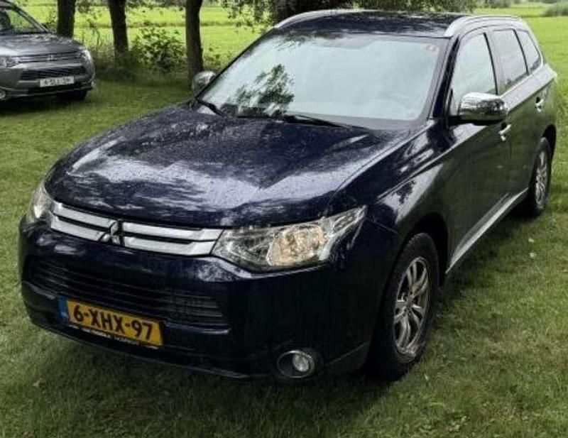 Blauw Gebruikt 2014 Mitsubishi Outlander Edition SUV | € 11.500 (Goede deal) - Afbeelding 1/4