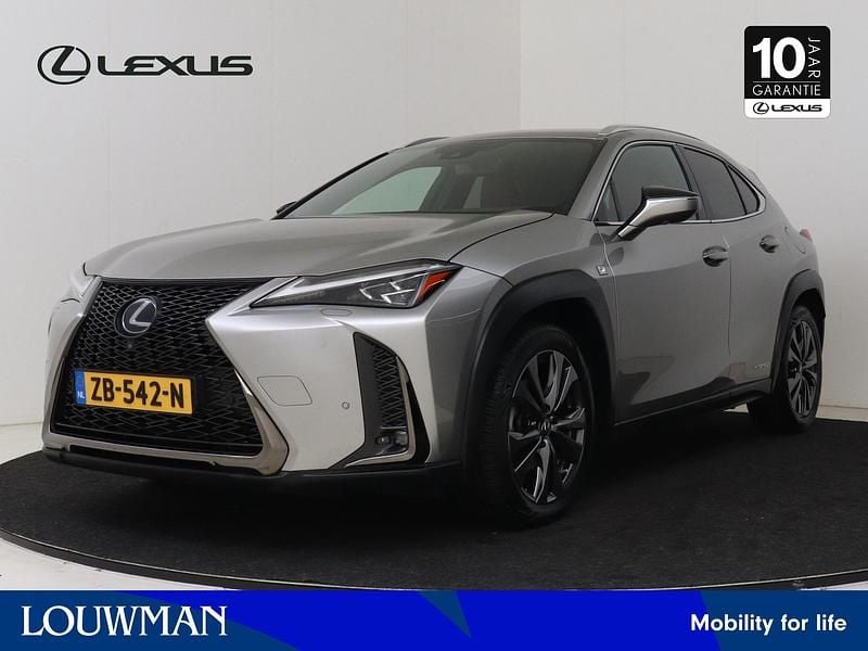 Grijs Gebruikt 2019 Lexus UX Sport Line SUV | € 27.950 (Iets duurder) - Afbeelding 1/4