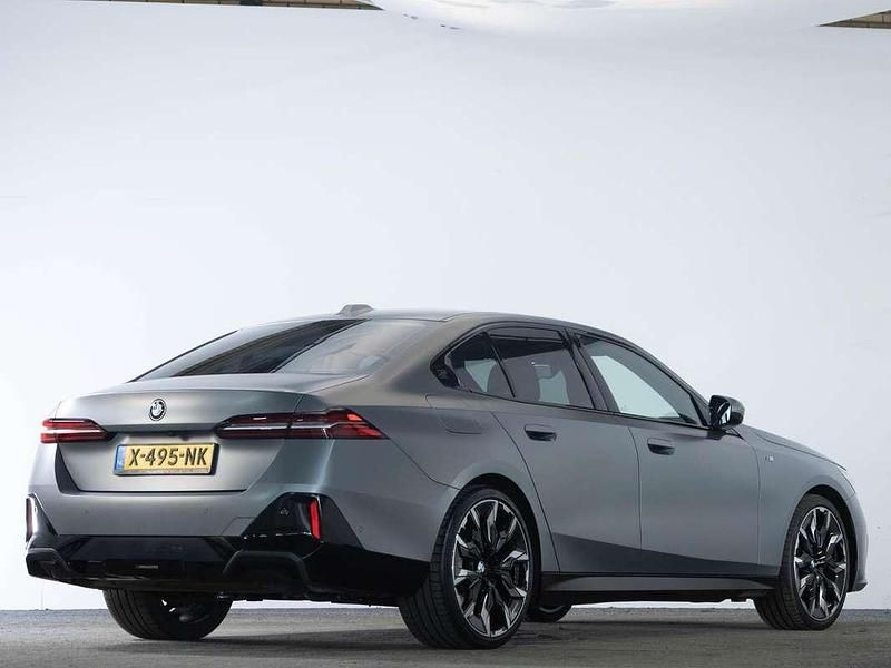 Occasion BMW 520 M Sport 208 PK (152 kW) 2024 Grijs Sedan