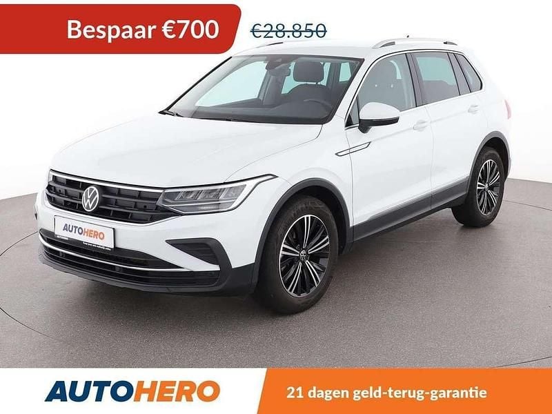 Wit Gebruikt 2022 VW Tiguan Life SUV | € 28.349 (Super prijs) - Afbeelding 1/3