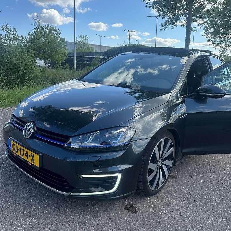 Grijs Gebruikt 2015 VW Golf VII GTE Stationwagen | € 11.000 (Goede deal) - Afbeelding 1/4