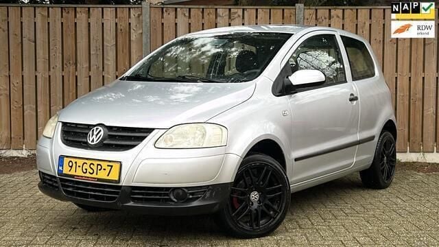 Occasion VW Fox Trendline 54 PK (39 kW) 2008 Grijs Hatchback