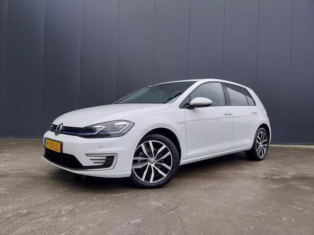 Wit Gebruikt 2020 VW e-Golf Hatchback | € 13.445 (Eerlijke prijs) - Afbeelding 1/4