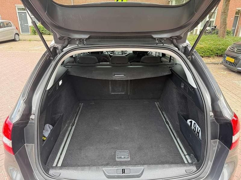 Grijs Gebruikt 2016 Peugeot 308 MPV | € 6.500 (Eerlijke prijs) - Afbeelding 1/4