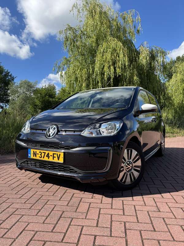 Zwart Gebruikt 2021 VW e-up! Style Hatchback | € 13.500 (Eerlijke prijs) - Afbeelding 1/4