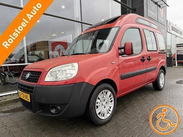 Rood Gebruikt 2007 Fiat Doblò Active MPV | € 8.995 - Afbeelding 1/4
