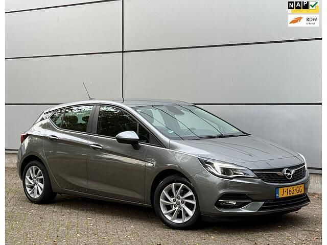 Grijs Gebruikt 2020 Opel Astra Business Edition Hatchback | € 9.950 (Eerlijke prijs) - Afbeelding 1/4