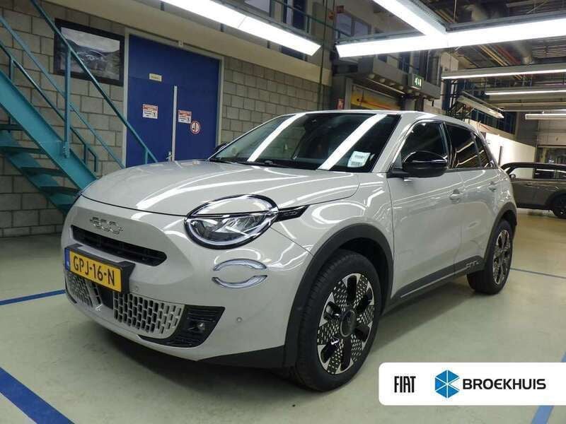 Grijs Gebruikt 2024 Fiat 600 La Prima SUV | € 29.400 (Eerlijke prijs) - Afbeelding 1/4