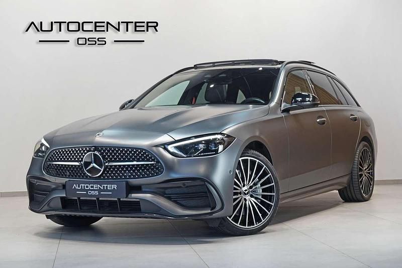 Grijs Gebruikt 2022 Mercedes C300e AMG line Stationwagen | € 48.495 (Duur) - Afbeelding 1/3