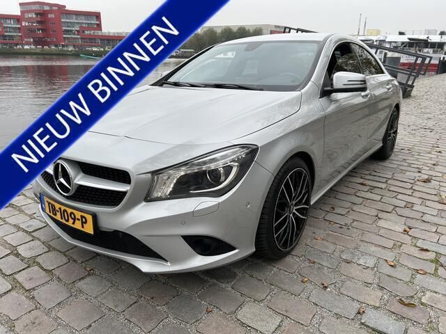 Grijs Gebruikt 2013 Mercedes CLA200 Edition 1 Sedan | € 15.950 (Eerlijke prijs) - Afbeelding 1/4