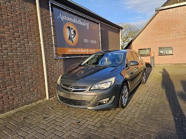 Grijs Occasion 2012 Opel Astra Cosmo Hatchback | € 1.995 (Super prijs) - Afbeelding 1/4