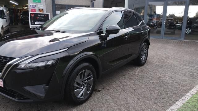 Zwart Gebruikt 2023 Nissan Qashqai Acenta SUV | € 26.125 (Goede deal) - Afbeelding 1/4