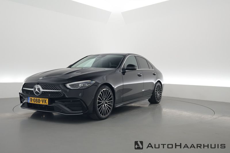 Zwart Gebruikt 2022 Mercedes C200 AMG line Sedan | € 43.900 - Afbeelding 1/3