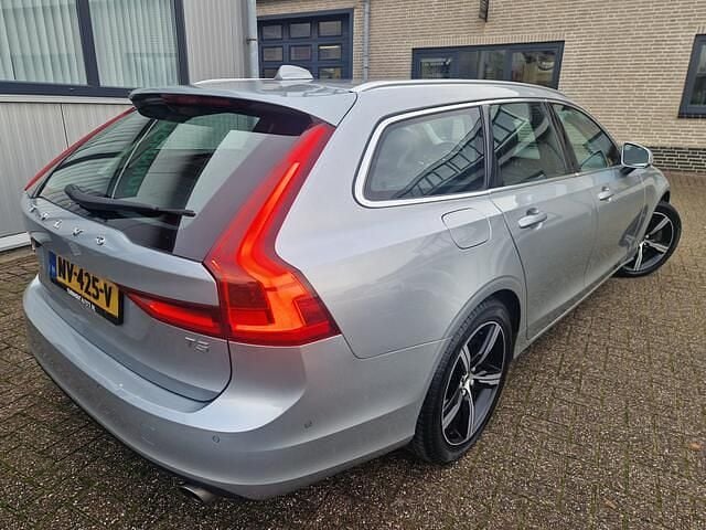 Occasion Volvo V90 Momentum 256 PK (188 kW) 2017 Grijs (metallic) Stationwagen