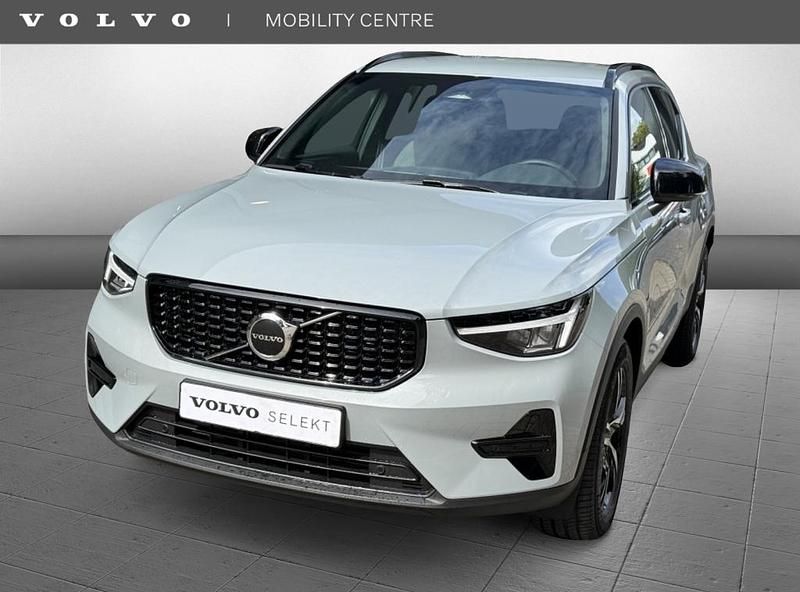 Grijs Gebruikt 2025 Volvo XC40 Plus SUV | € 47.995 (Eerlijke prijs) - Afbeelding 1/4
