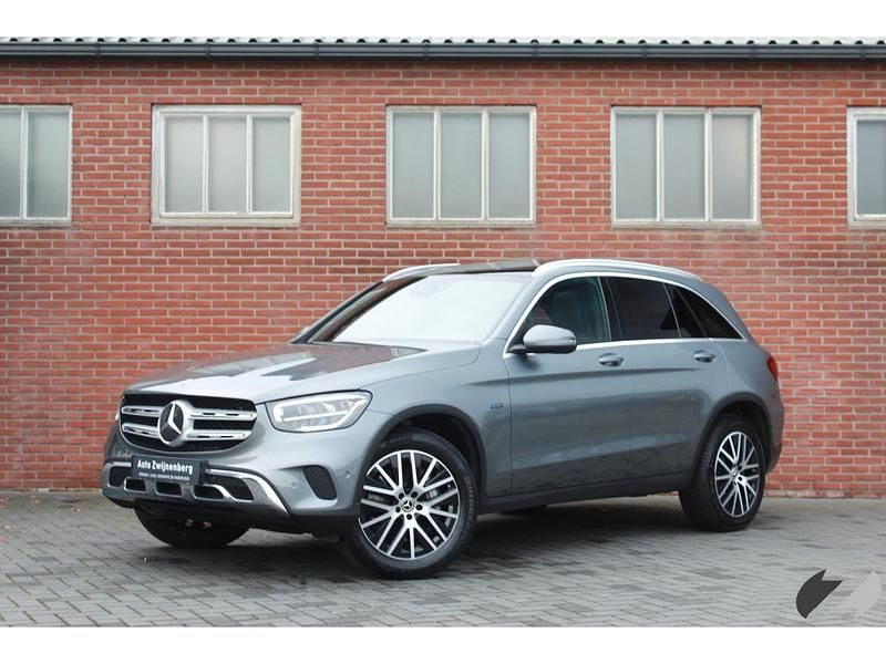 Grijs Occasion 2020 Mercedes GLC300 Premium Plus SUV | € 35.495 (Eerlijke prijs) - Afbeelding 1/4