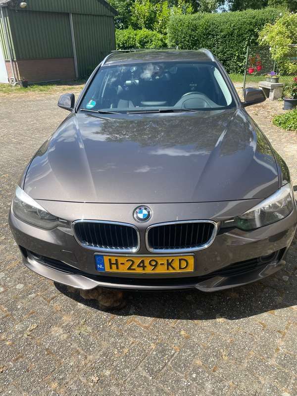 Bruin Gebruikt 2015 BMW 318 M Sport Stationwagen | € 10.250 (Eerlijke prijs) - Afbeelding 1/4