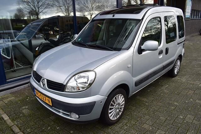 Grijs Occasion 2006 Renault Kangoo Expression MPV | € 3.950 (Eerlijke prijs) - Afbeelding 1/4
