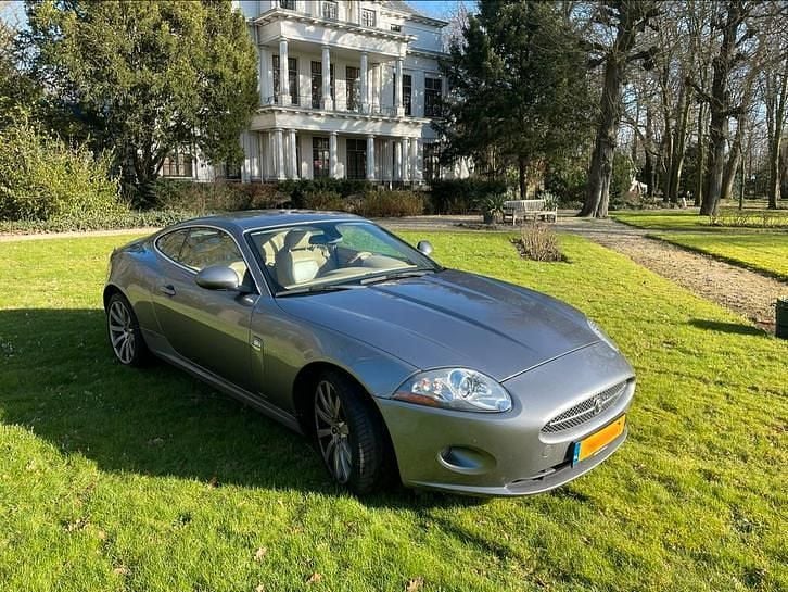 Grijs Gebruikt 2006 Jaguar XK Coupé | € 17.450 (Eerlijke prijs) - Afbeelding 1/4