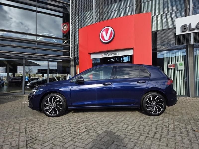 Occasion VW Golf VII Life 2021 Blauw Hatchback