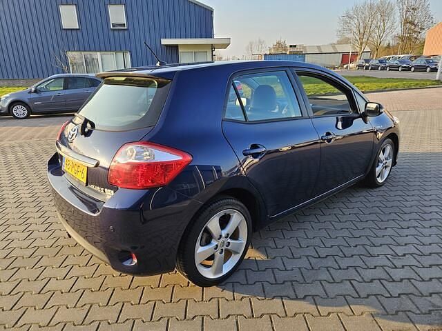 Occasion Toyota Auris Executive 99 PK (72 kW) 2011 Blauw Hatchback