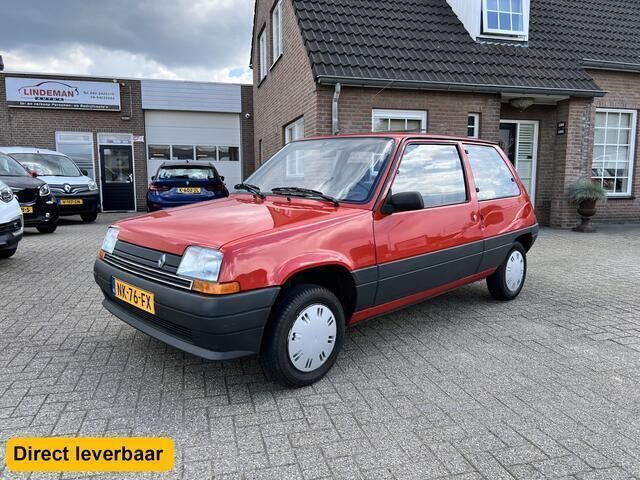 Rood Gebruikt 1985 Renault R5 Hatchback | € 9.950 - Afbeelding 1/4