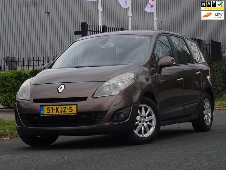 Bruin Gebruikt 2010 Renault Grand Scénic III Expression MPV | € 1.999 (Goede deal) - Afbeelding 1/4