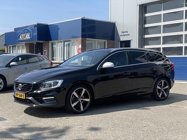 Zwart Gebruikt 2018 Volvo V60 Stationwagen | € 21.450 (Super prijs) - Afbeelding 1/4