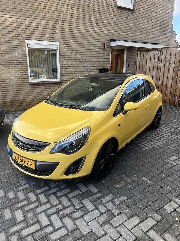 Occasion Opel Corsa 87 PK (63 kW) 2011 Geel Hatchback