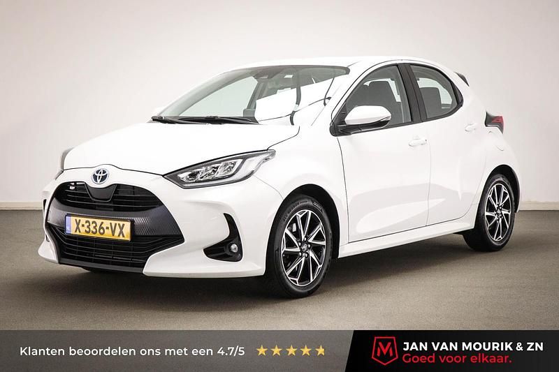 Wit Gebruikt 2024 Toyota Yaris Hybrid Hatchback | € 22.595 (Eerlijke prijs) - Afbeelding 1/4