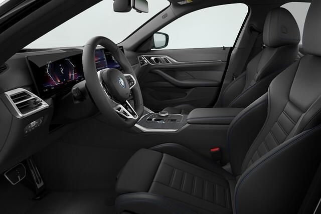 Nieuw BMW i4 M Sport 250 kW (340 PK) 2025 Saphirschwarz metallic (475) (zwart metallic) Sedan