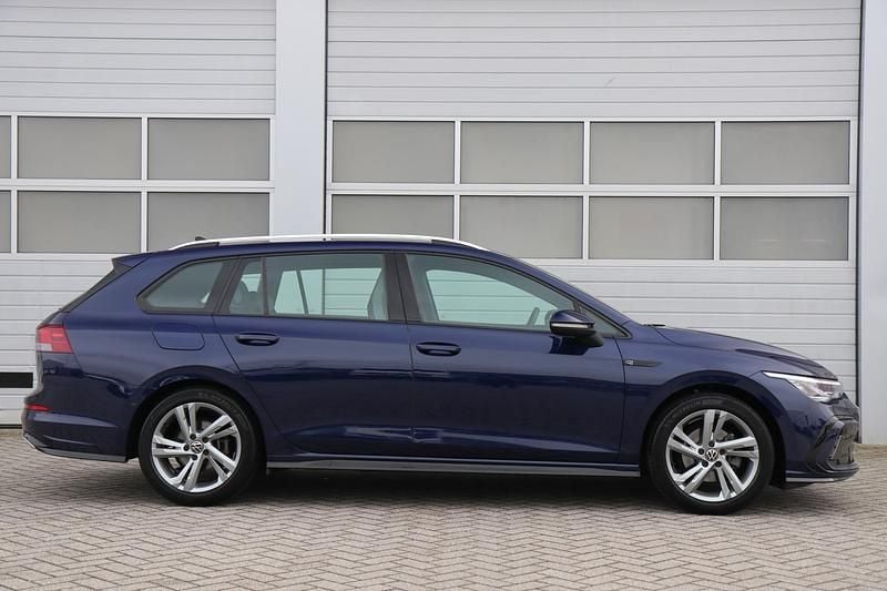 Occasion VW Golf VIII R-line 2026 Blauw Stationwagen