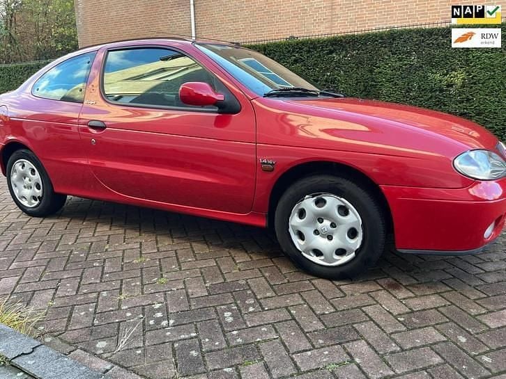 Gebruikt 2000 Renault Mégane Coupé | € 1.250 - Afbeelding 1/1