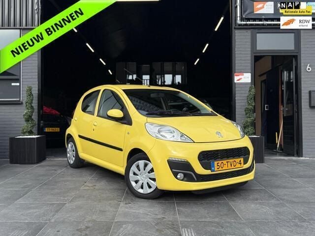 Geel Gebruikt 2012 Peugeot 107 Active Hatchback | € 3.799 (Eerlijke prijs) - Afbeelding 1/4