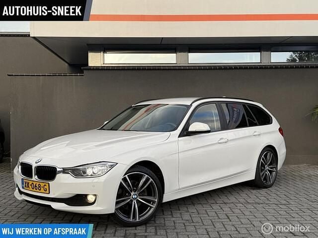 Wit Gebruikt 2014 BMW 320 Executive Stationwagen | € 10.950 (Eerlijke prijs) - Afbeelding 1/4