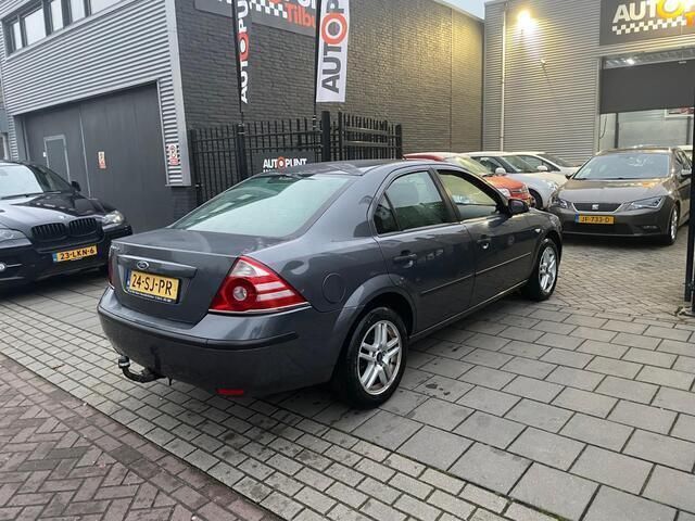 Occasion Ford Mondeo Ambiente 110 PK (80 kW) 2006 Grijs Sedan